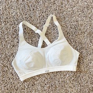 White VS SPORTS BRA